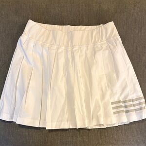 Adidas White Pleated tennis skirt with Gray Stripes built in shorts Medium